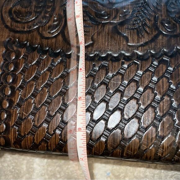 Joo Kay Elegant Brown Embossed Leather Bag - Picture 9 of 9